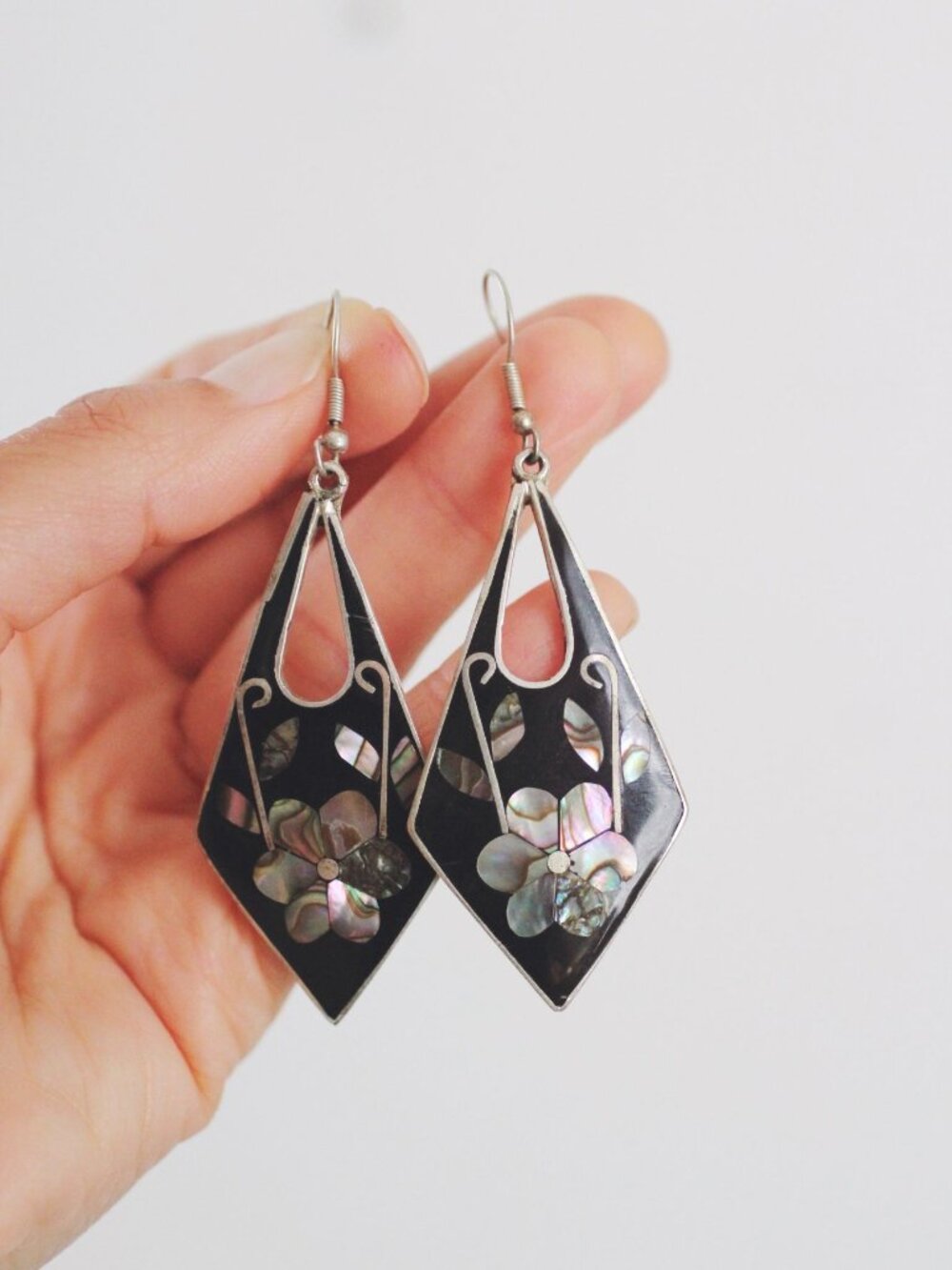 Vintage Abalone Shell Black Enamel Floral Inlay Dangle Earrings Alpaca Mexico